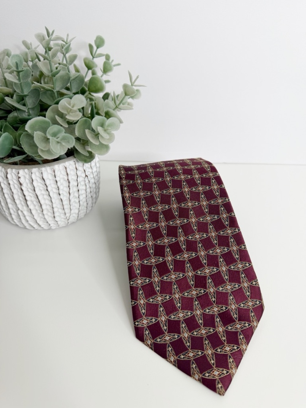 Jos. A. Bank Classic Burgundy Retro Geometric Silk Tie 3 7/8” x 57” Preppy Work